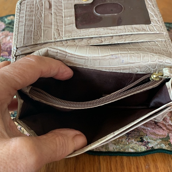 Brahmin Leather Wallet/Wrislet - Picture 7 of 9